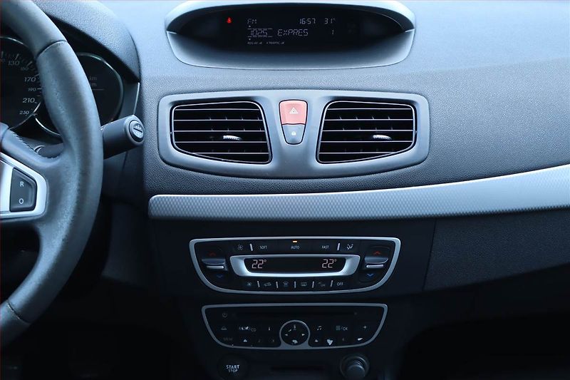 Renault Fluence (2010) 1.6 16V, Tempomat - fotka 12 z 19
