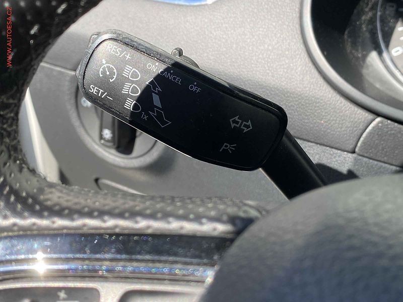 Škoda Octavia (2015) 1.4 TSi, Elegance, bixen - fotka 13 z 17