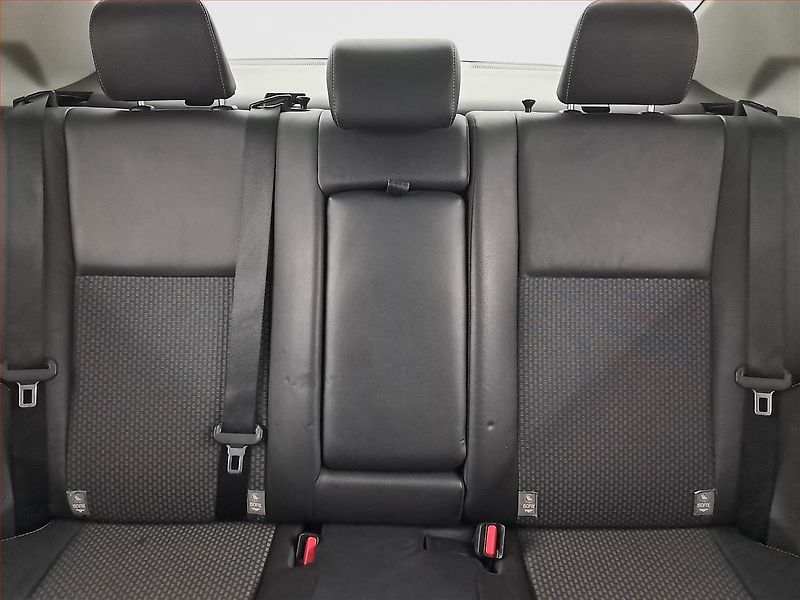 Toyota Corolla (2016) 1.6 Valvematic, Automat, Navi - fotka 10 z 23