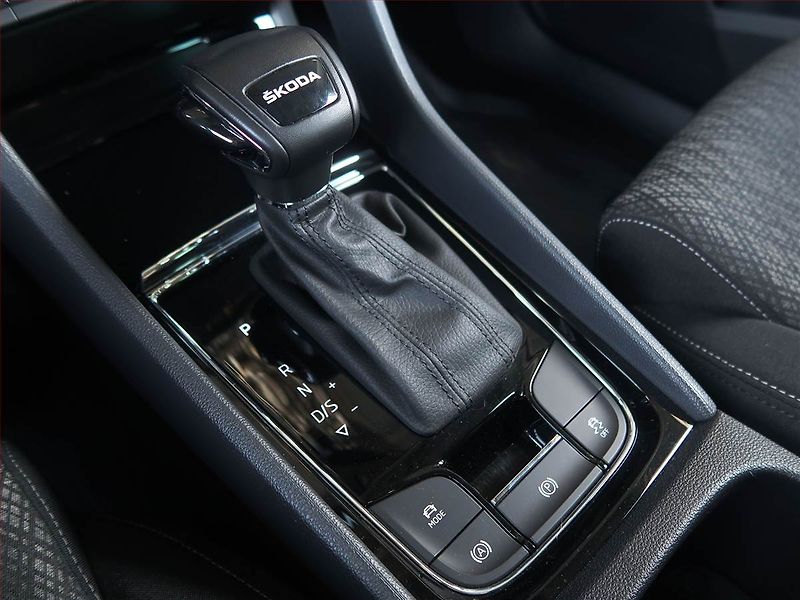 Škoda Karoq (2023) 1.5 TSI - fotka 13 z 16