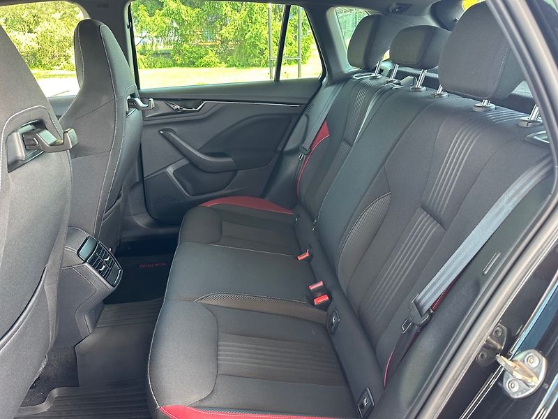 Škoda Kamiq (2021) 1.0TSi MONTE CARLO,NAVI,KAMERA - fotka 17 z 19