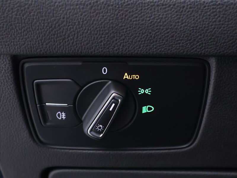 Volkswagen Passat 1,5 TSI 110kW DSG Business DPH - fotka 17 z 33