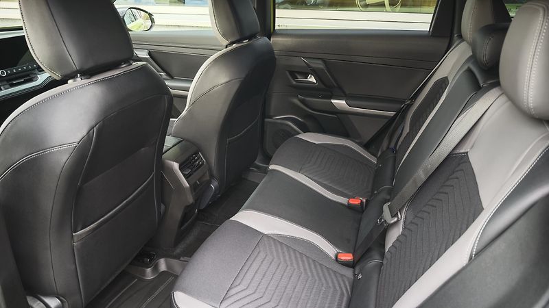 Jeep Compass (2026) First Edition  hybrid 145PS AT - fotka 9 z 31