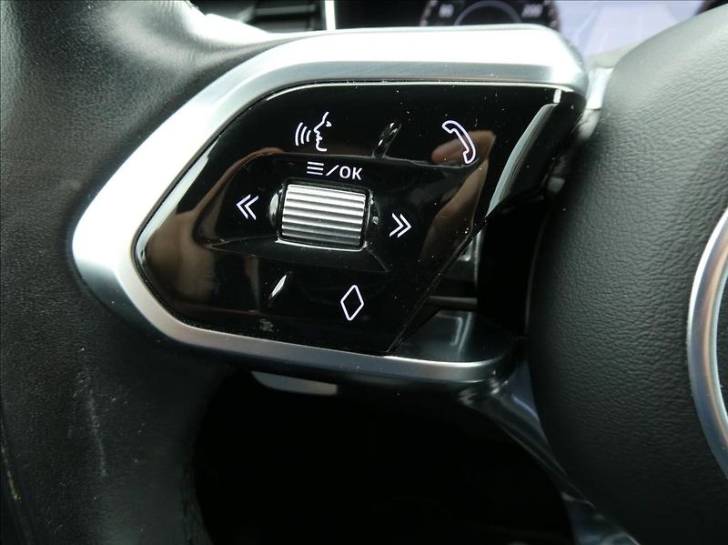 Jaguar F-Pace 2,0 D200 S,1.maj,ČR,DPH - fotka 22 z 35