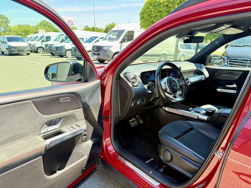 Mercedes-Benz GLB (2020) 250 4MATIC - fotka 24 z 45