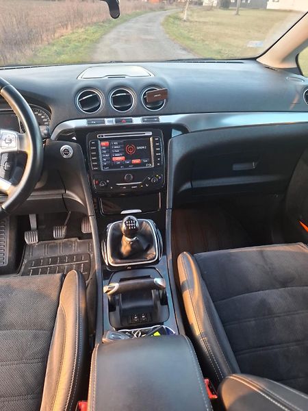 Ford S-MAX (2012) 2.0TDCi 170 - fotka 13 z 22