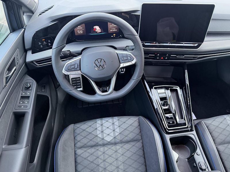 Volkswagen Golf (2026) R-Line People 7DSG mHEV 1,5eTS - fotka 6 z 7