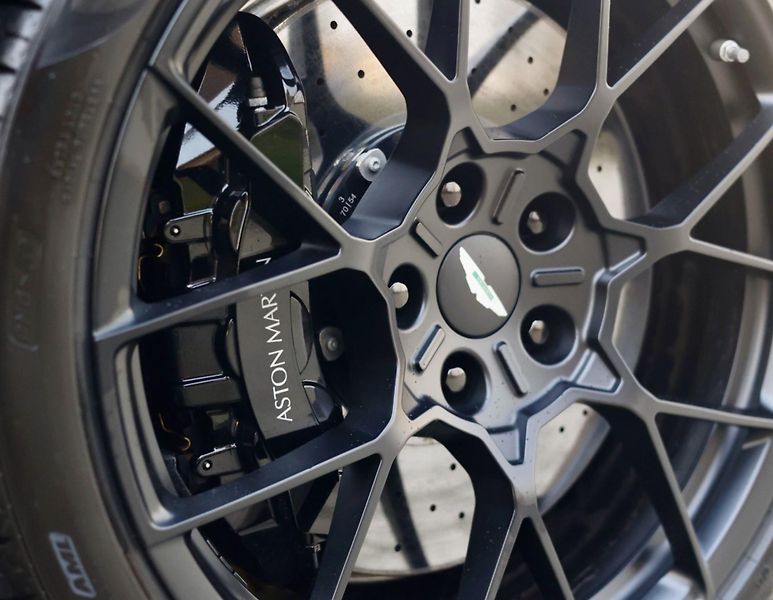 Aston Martin Vanquish (2024) 5.2 V12 New model - fotka 19 z 60