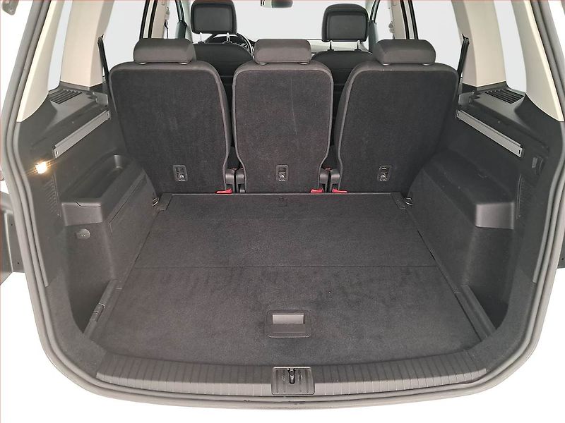 Volkswagen Touran (2020) 2.0 TDI, Serv.kniha, Navi - fotka 14 z 20