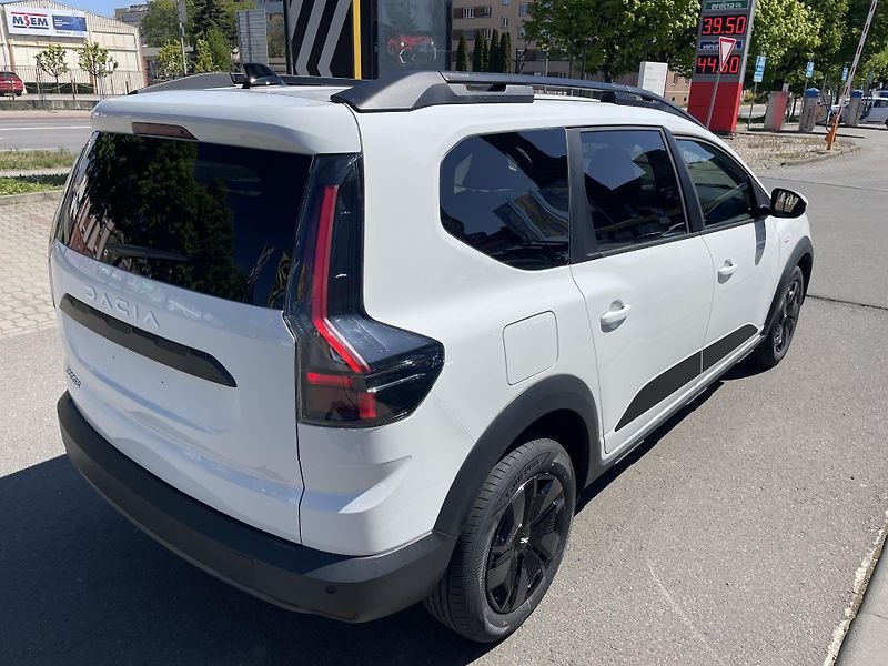 Dacia Jogger (2026) Expression TCe 110 5 míst NOVÝ - fotka 4 z 15