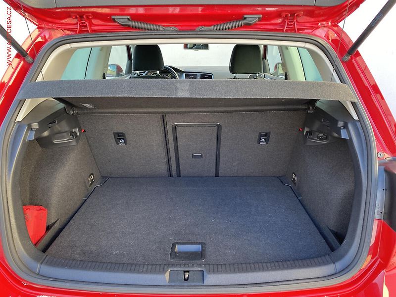 Volkswagen Golf (2015) 1.6 TDi, Lounge, bixen, navi - fotka 7 z 18