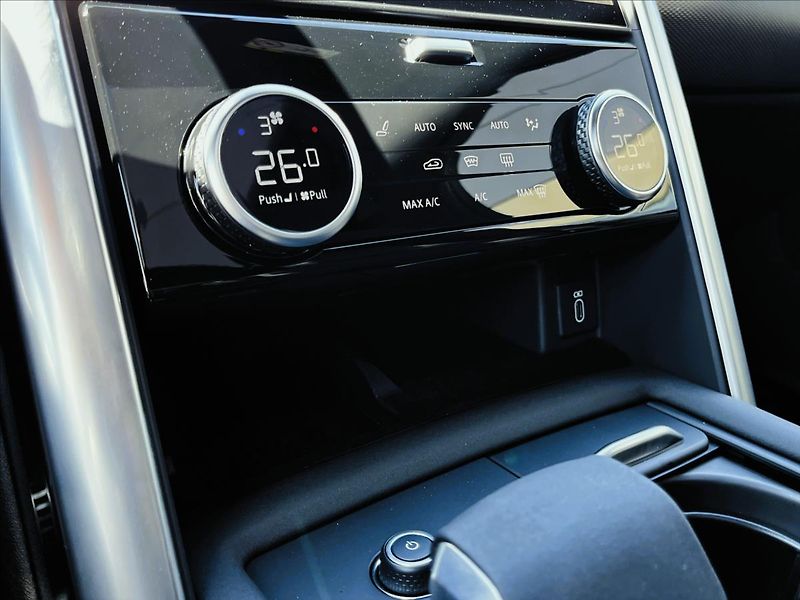 Land Rover Discovery (2026) 3,0 D250 DYNAMIC SE AWD - fotka 29 z 41
