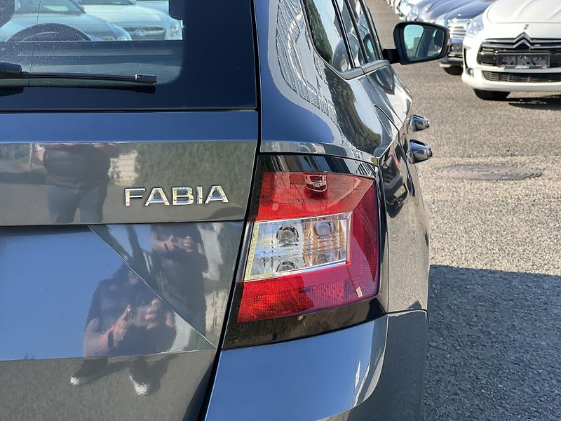 Škoda Fabia 1.2TSi 81kw KLIMA TEMPOMAT ALU - fotka 39 z 40