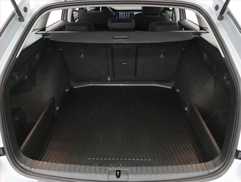 Škoda Octavia (2022) Ambition 2.0 TDI, Serv.kniha - fotka 13 z 24