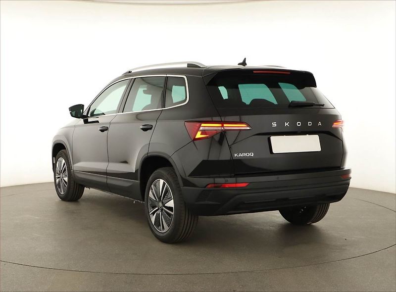 Škoda Karoq (2025) 1.5 TSI, Top Selection, AT, AC - fotka 4 z 17