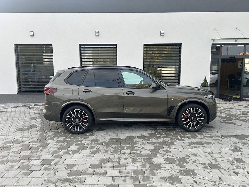 BMW X5 xDrive40d M Sport Pro - fotka 7 z 33