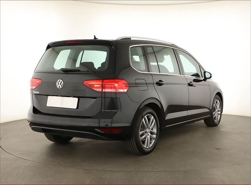 Volkswagen Touran (2018) 1.5 TSI, Navi, Park. senzory - fotka 5 z 16