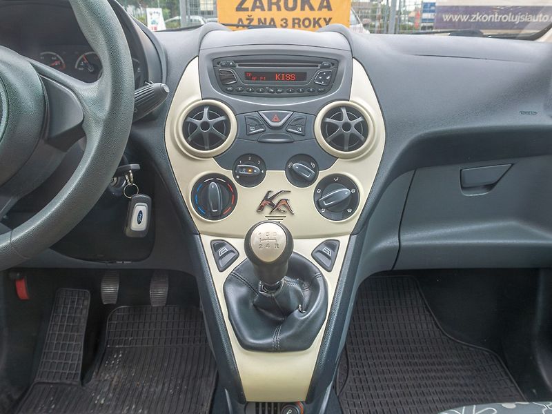 Ford Ka (2010) 1.2i 51KW – KLIMATIZACE - fotka 17 z 37