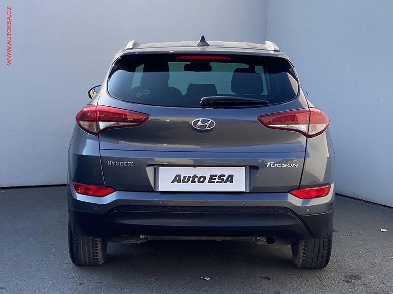 Hyundai Tucson (2016) 1.7 CRDi, Navi - fotka 5 z 19
