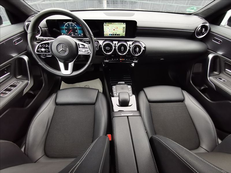 Mercedes-Benz CLA 200 d Shooting Brake - fotka 7 z 21