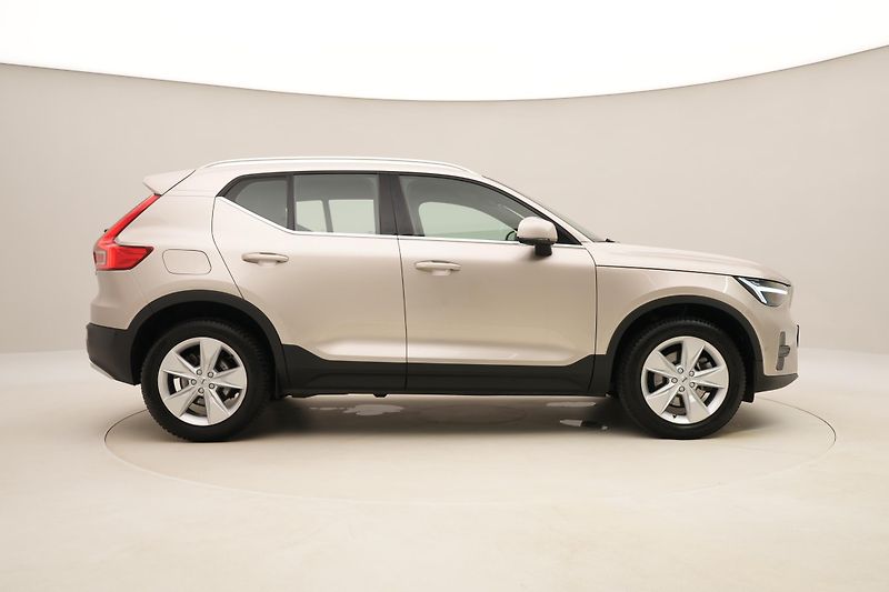 Volvo XC40 B4 BRIGHT PLUS AUT CZ - fotka 14 z 56