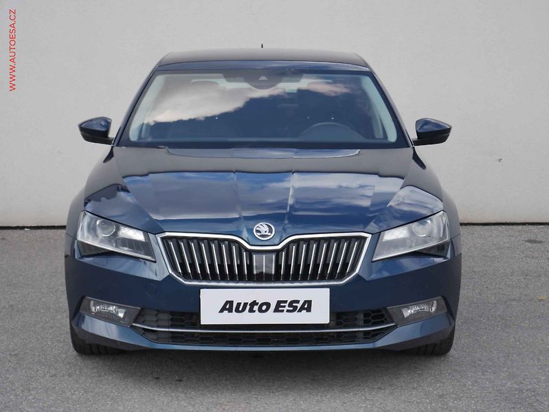 Škoda Superb (2017) 2.0 TSI 4x4, ČR, L&K, DSG - fotka 2 z 23