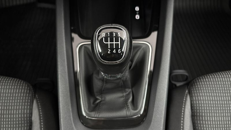 Škoda Octavia 1.5 TSI Ambition - fotka 22 z 25