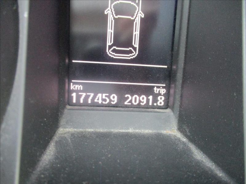 Škoda Yeti 1,4 TSI, servis, xenon, 1.maj, - fotka 9 z 30