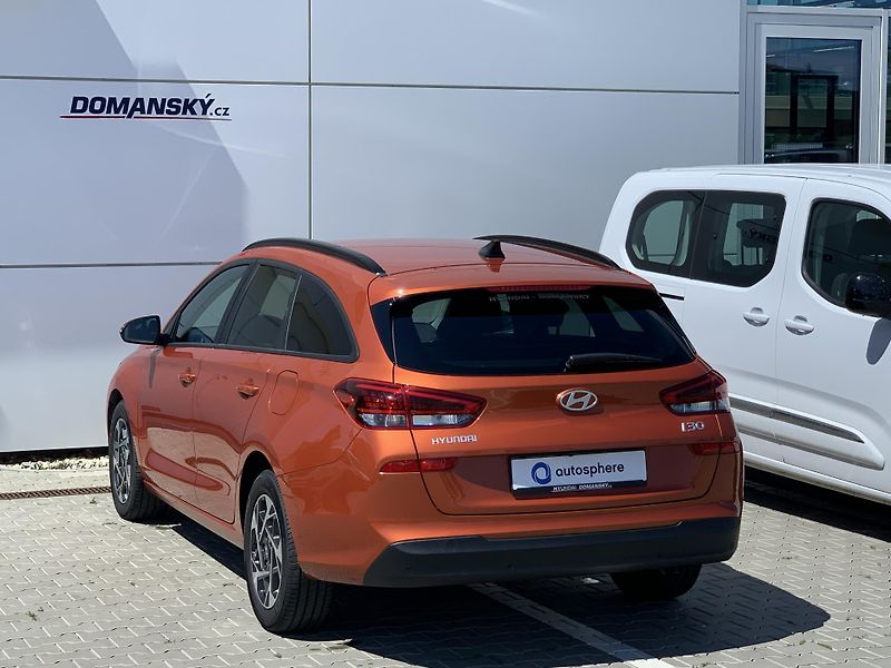 Hyundai i30 WG FAMILY 1.5 T-GDi 103kW DCT - fotka 13 z 29