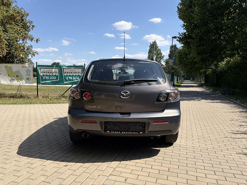 Mazda 3 2.0 Sport Active - fotka 17 z 31