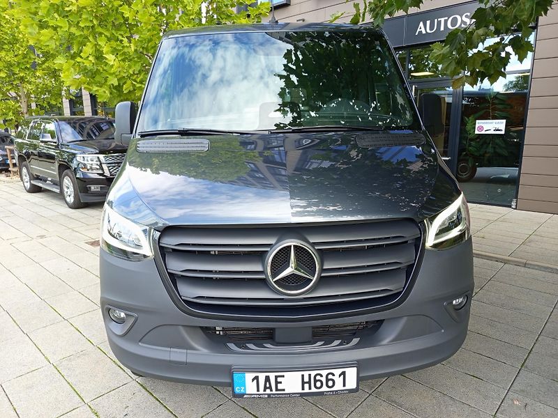 Mercedes-Benz Sprinter (2024) 319 CDI, 4x4, Tourer Select - fotka 8 z 29