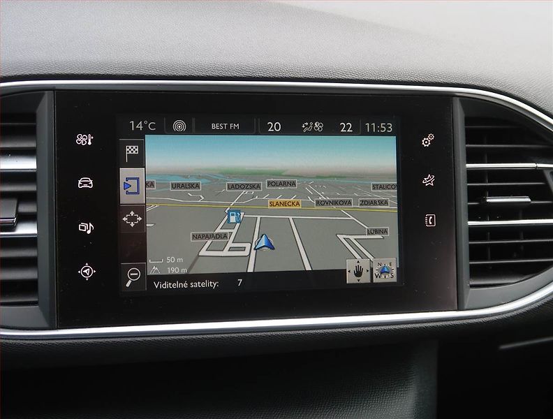Peugeot 308 (2015) Allure 1.6 BlueHDi, Serv.kniha - fotka 13 z 20