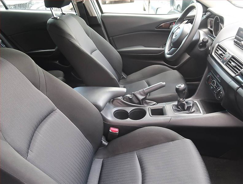Mazda 3 (2015) 1.5 Skyactiv-G, Park. senzory - fotka 9 z 14