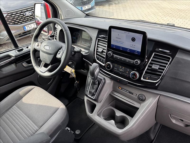 Ford Tourneo Custom 2,0 EcoBlue 125Wk Titanium L1 - fotka 20 z 37