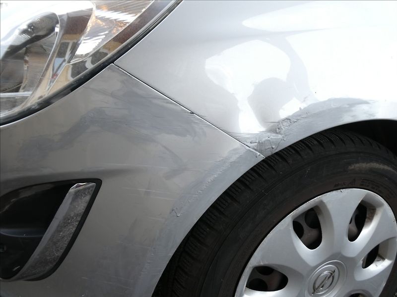 Opel Corsa 1,4 16V 74kW, drobné vady laku - fotka 10 z 42