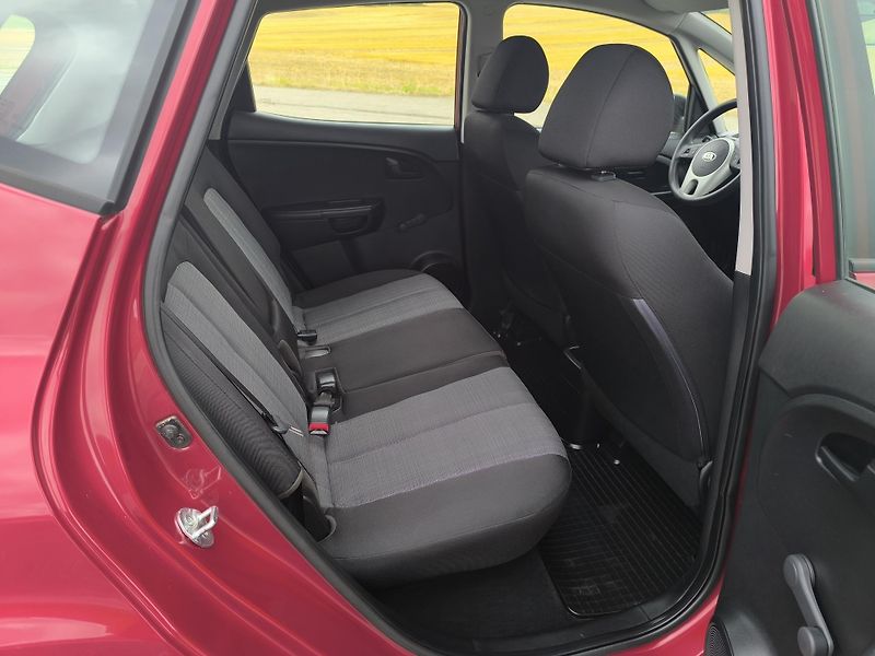 Kia Venga 1.4+LPG SERVISNÍ KN,1.MAJ CZ - fotka 14 z 24