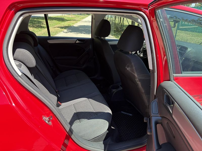 Volkswagen Golf 1.4 75kw Trend - fotka 22 z 29