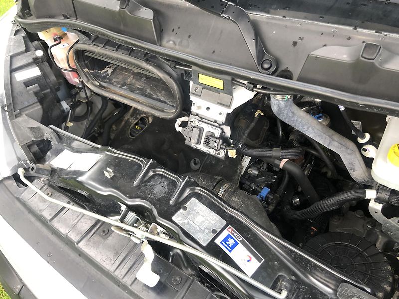 Peugeot Boxer (2021) 2.2HDi sklápěč 3.6m  43000 km  - fotka 8 z 11