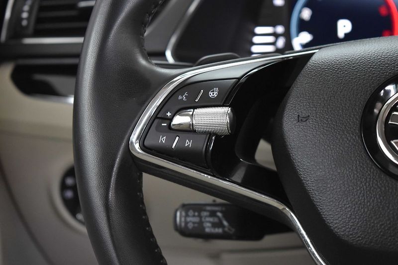 Škoda Superb TDI 147kW 4x4*L&K*TAŽNÉ*ČR 1.M - fotka 23 z 49