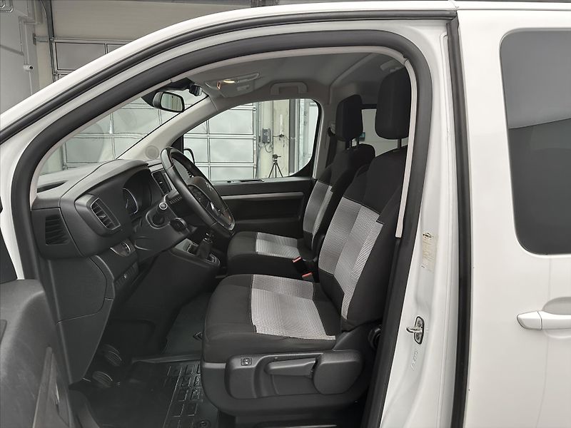 Citroën SpaceTourer 2,0 BlueHDi 145 M Feel CZ - fotka 9 z 38
