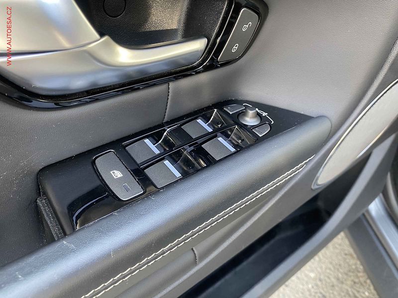 Land Rover Range Rover Evoque (2016) 2.0 SD4 4X4 HSE, AT, kůže - fotka 13 z 19