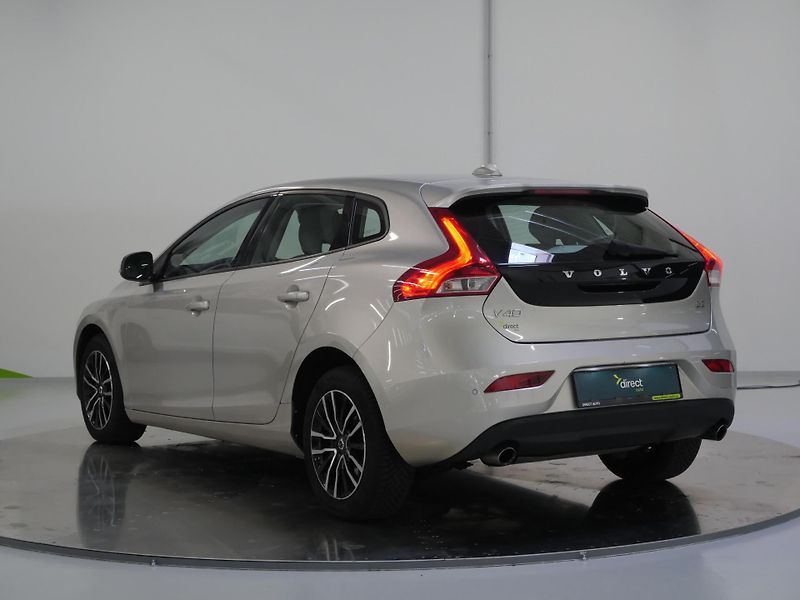 Volvo V40 - fotka 7 z 27