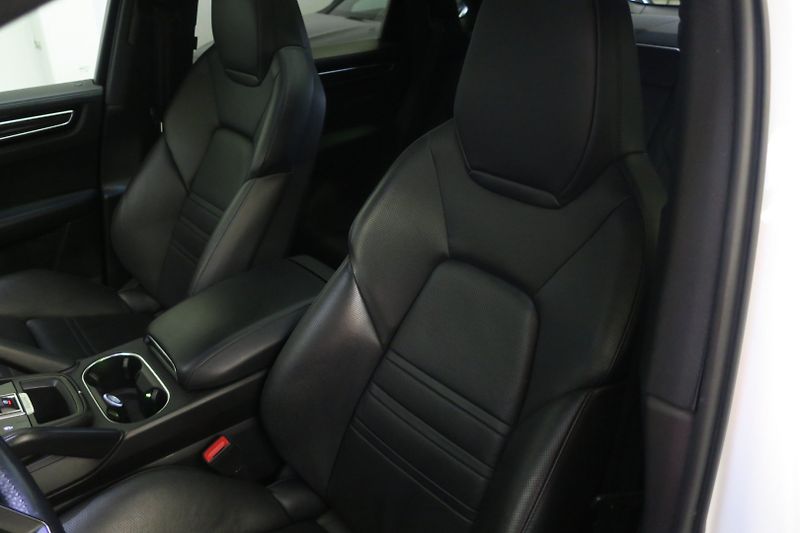 Porsche Cayenne (2019) Coupe 3.0 V6 Tiptronic Vzduch - fotka 13 z 45