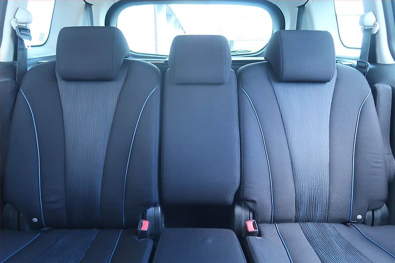Mazda 5 (2011) 2.0, 7 míst, nová STK - fotka 10 z 21