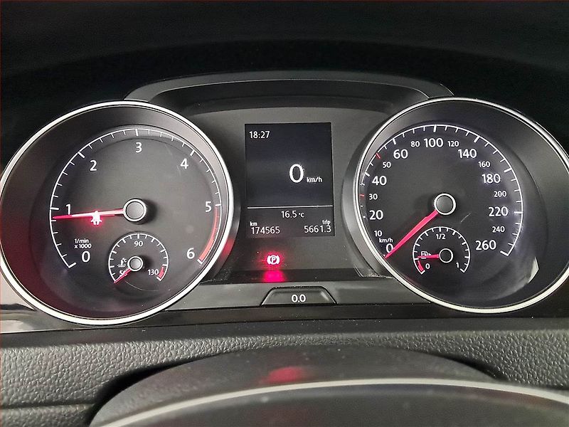 Volkswagen Golf (2015) 1.6 TDI, Kůže, Tempomat - fotka 11 z 19