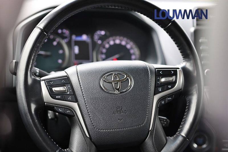 Toyota Land Cruiser AT EXECUTIVE - fotka 5 z 24