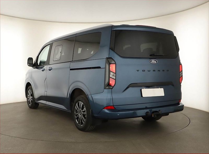 Ford Tourneo Custom (2025) 2.0 EcoBlue - fotka 4 z 15