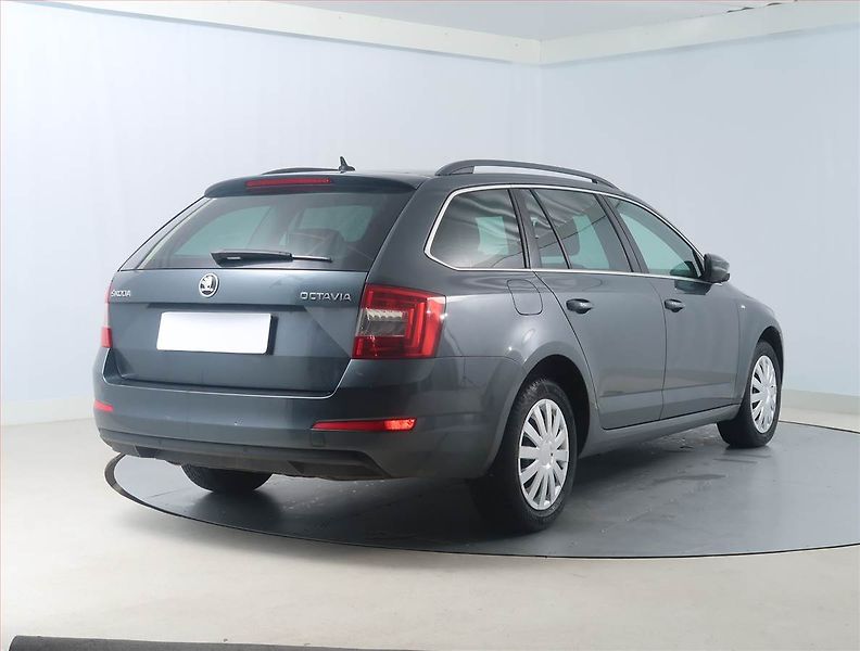 Škoda Octavia (2015) Edition 2.0 TDI, Automat, Navi - fotka 5 z 14
