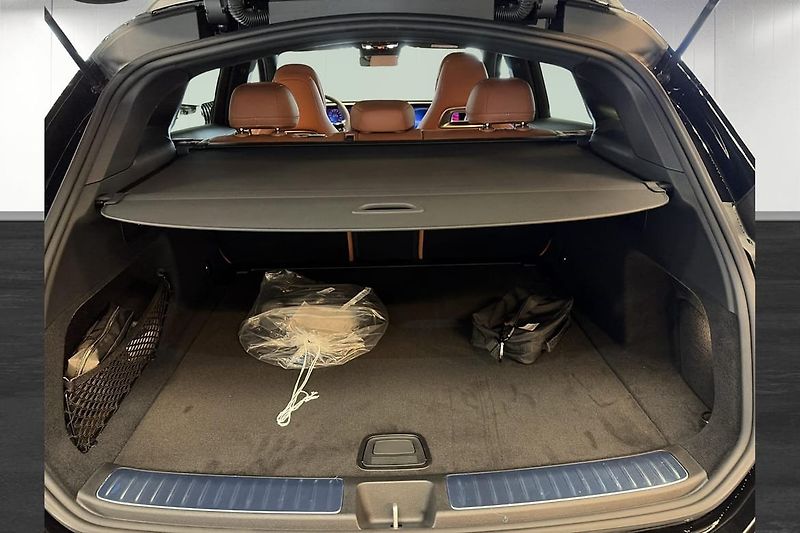 Mercedes-Benz CLC 400 4M AMG Burm Hyperscreen Pa - fotka 22 z 24