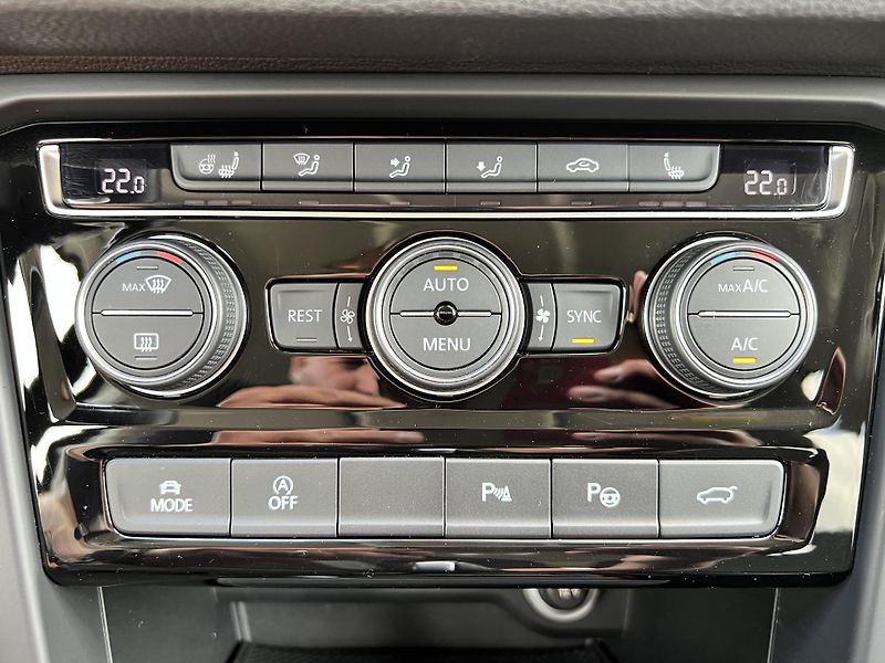 Volkswagen Touran Highline 2.0TDi DSG ČR odp.DPH - fotka 24 z 51